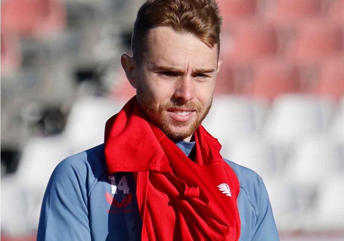 Peque, durante el entrenamiento del Sevilla