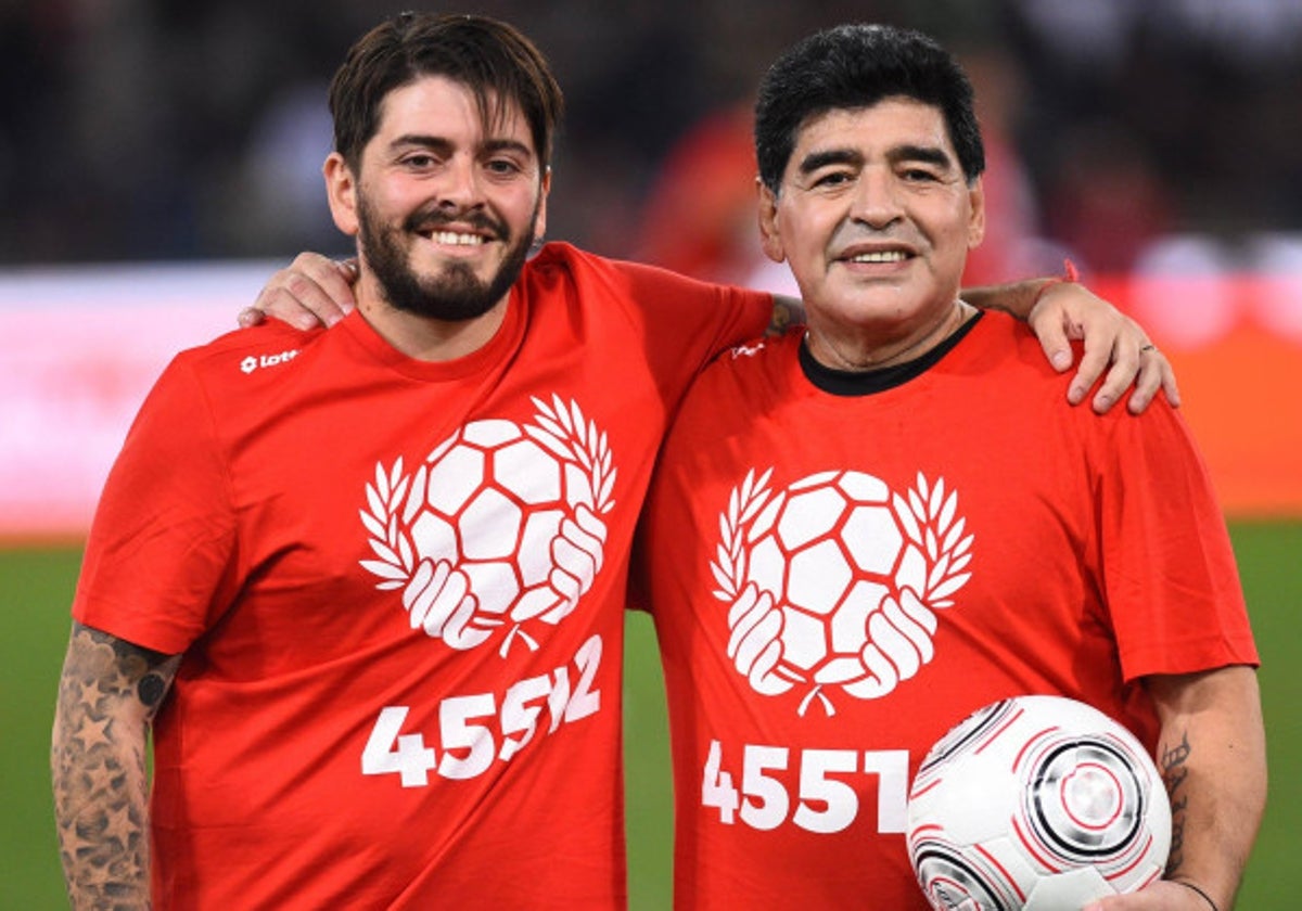 Diego Armando Marajona JR, nuevo entrenador de la UD Ibarra, junto a su padre