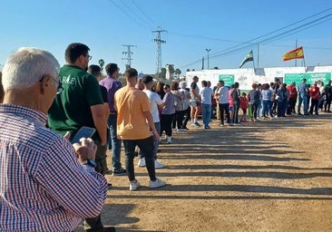 Largas colas en el Municipal de Gévora para conseguir entradas para el partido de la Copa ante el Betis