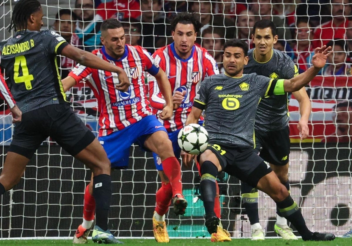 Jugada en la que el árbitro pito penalti contra el Atlético