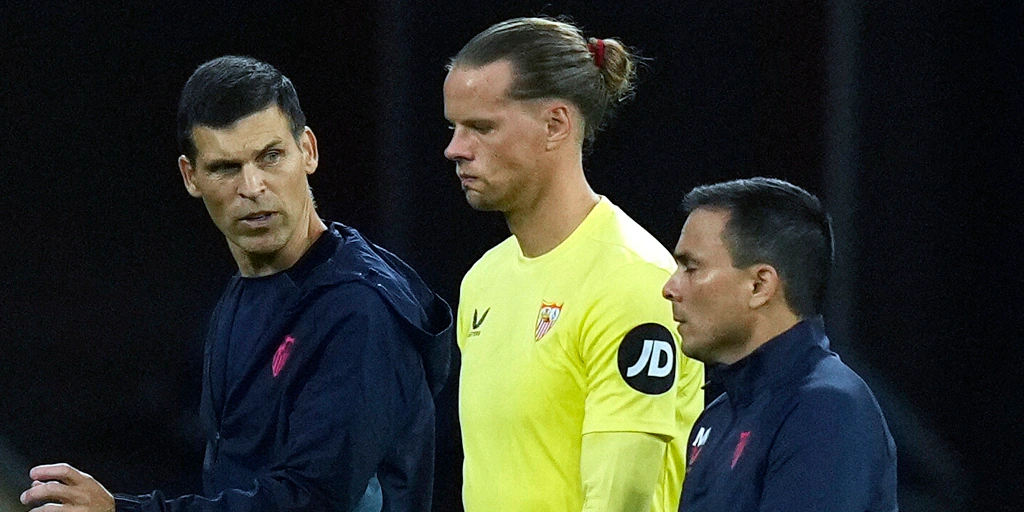 Nyland went down with an injury and Alvaro Fernandez made his debut for Sevilla.