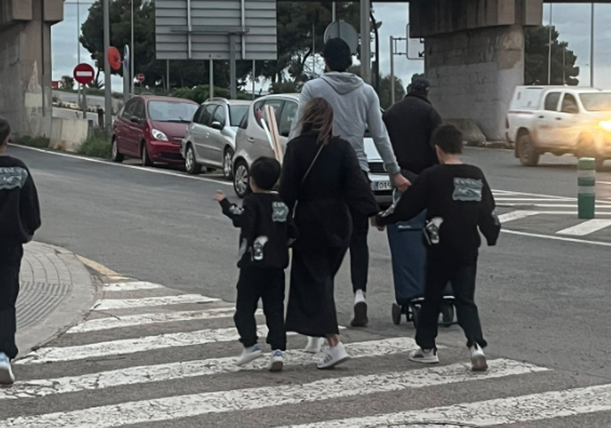 Vicente Iborra acude junto a su familia a ayudar a los afectados por la DANA