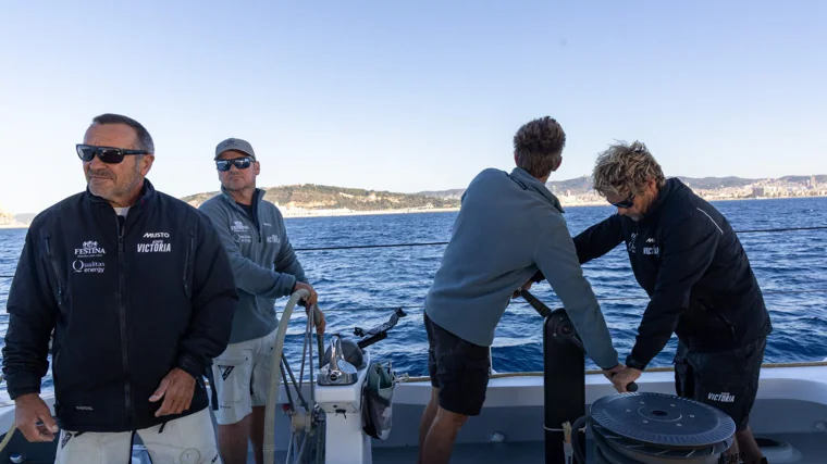 The crew of the 'Victoria'.