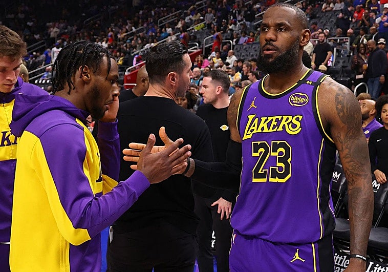 <h3>LeBron y su hijo Bronny toman rumbos distintos tras hacer historia</h3> 2 LeBron y Bronny James