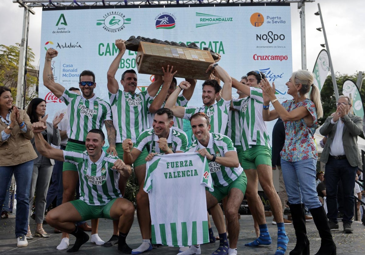 El conjunto verdiblanco ha ganado la categoría masculina absoluta de la regata Sevilla-Betis