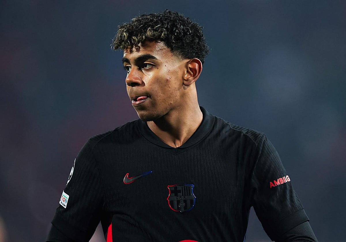 Lamine Yamal durante un partido del Barcelona