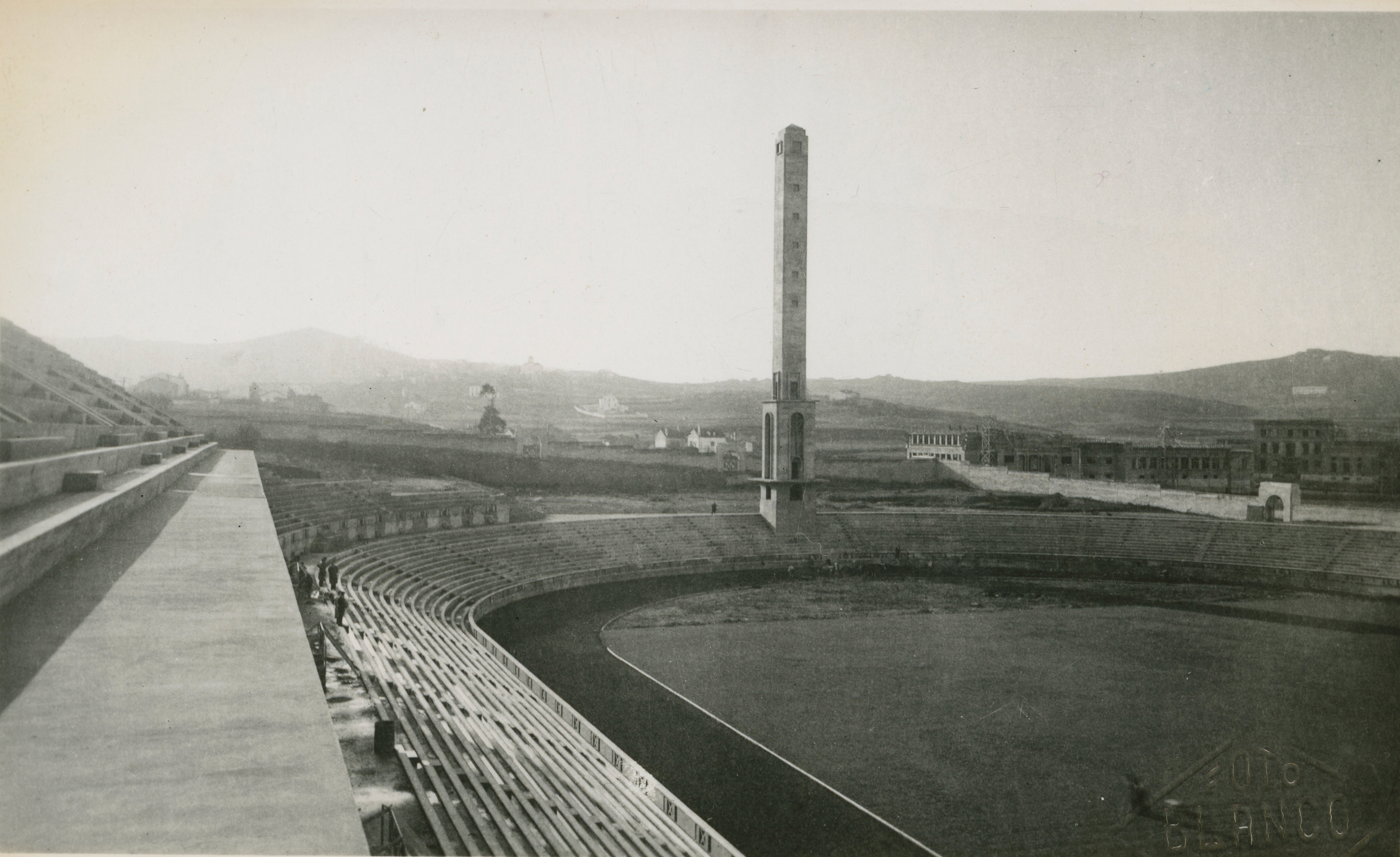 La Coruña, 1943. Obras del Estadio Municipal de Riazor