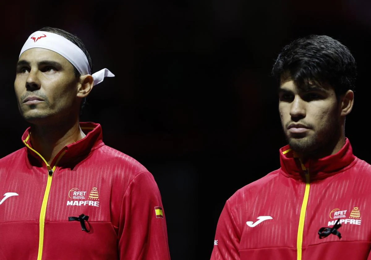 Carlos Alcaraz, junto a Rafa Nadal antes del primer partido de las finales