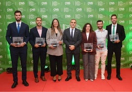 El Club Náutico homenajea en su gala anual a sus mejores deportistas, siete de ellos olímpicos en París