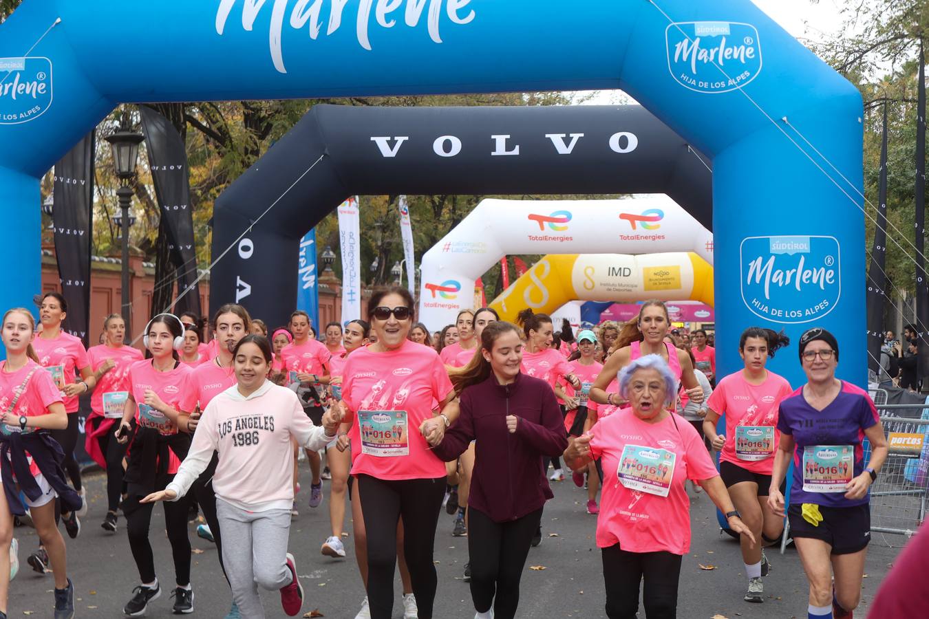 Participantes en la nueva edición de la Carrera de la Mujer