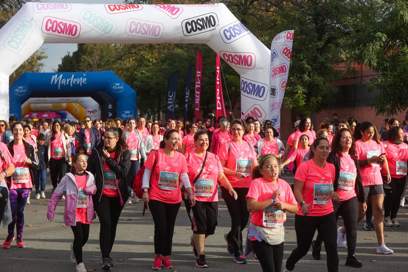 Participantes en la nueva edición de la Carrera de la Mujer