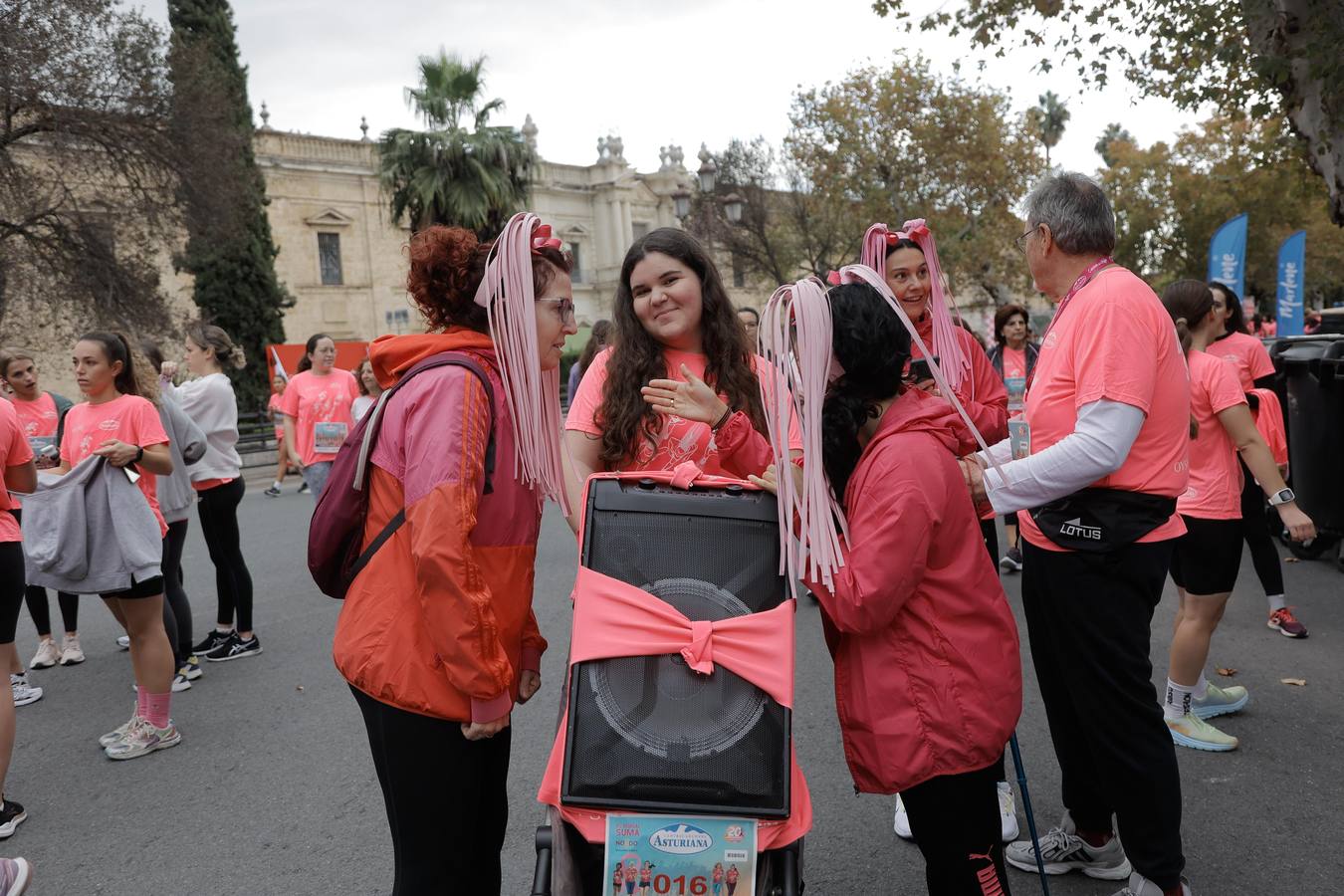 Participantes en la Carrera de la Mujer de Sevilla