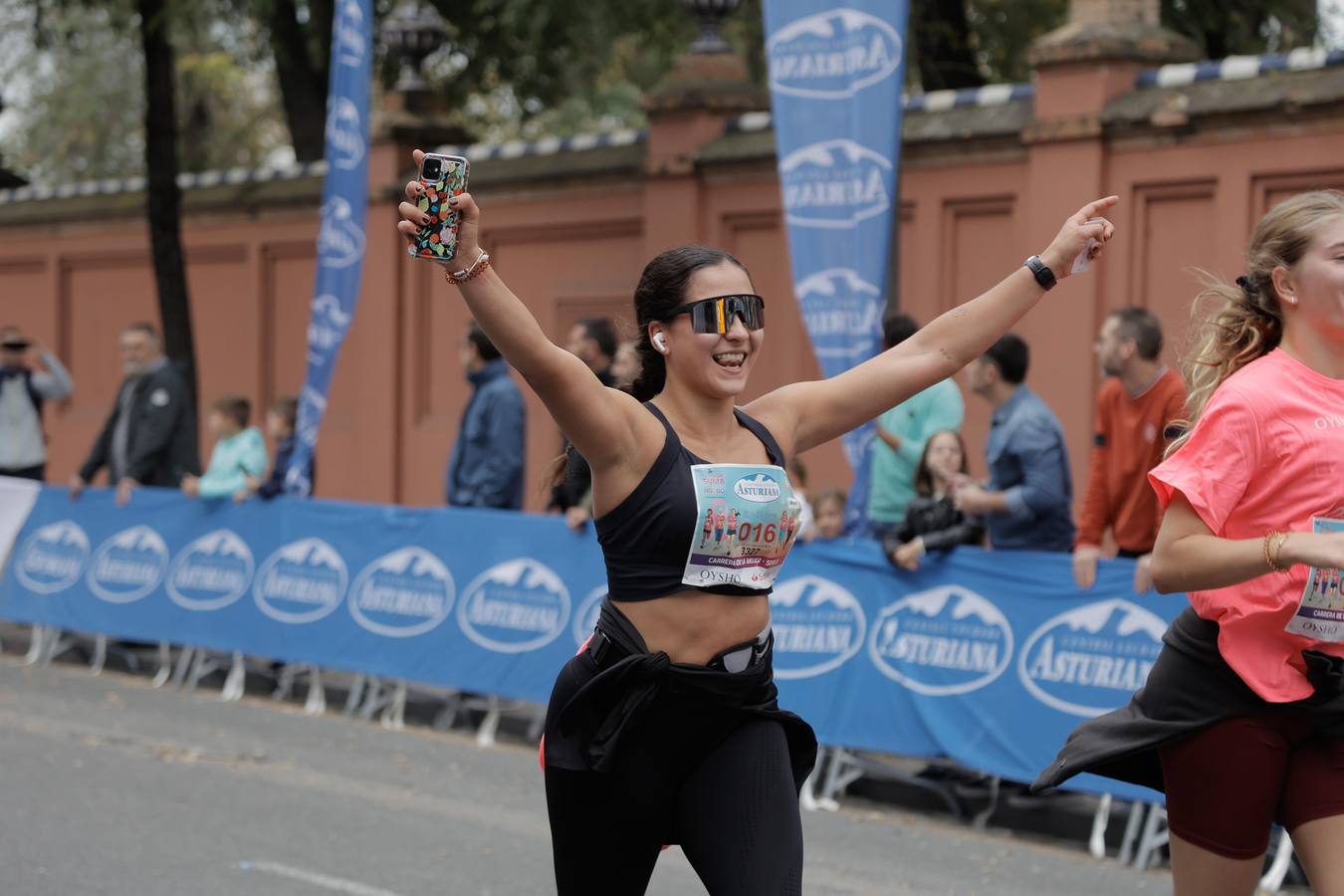 Participantes en la Carrera de la Mujer de Sevilla