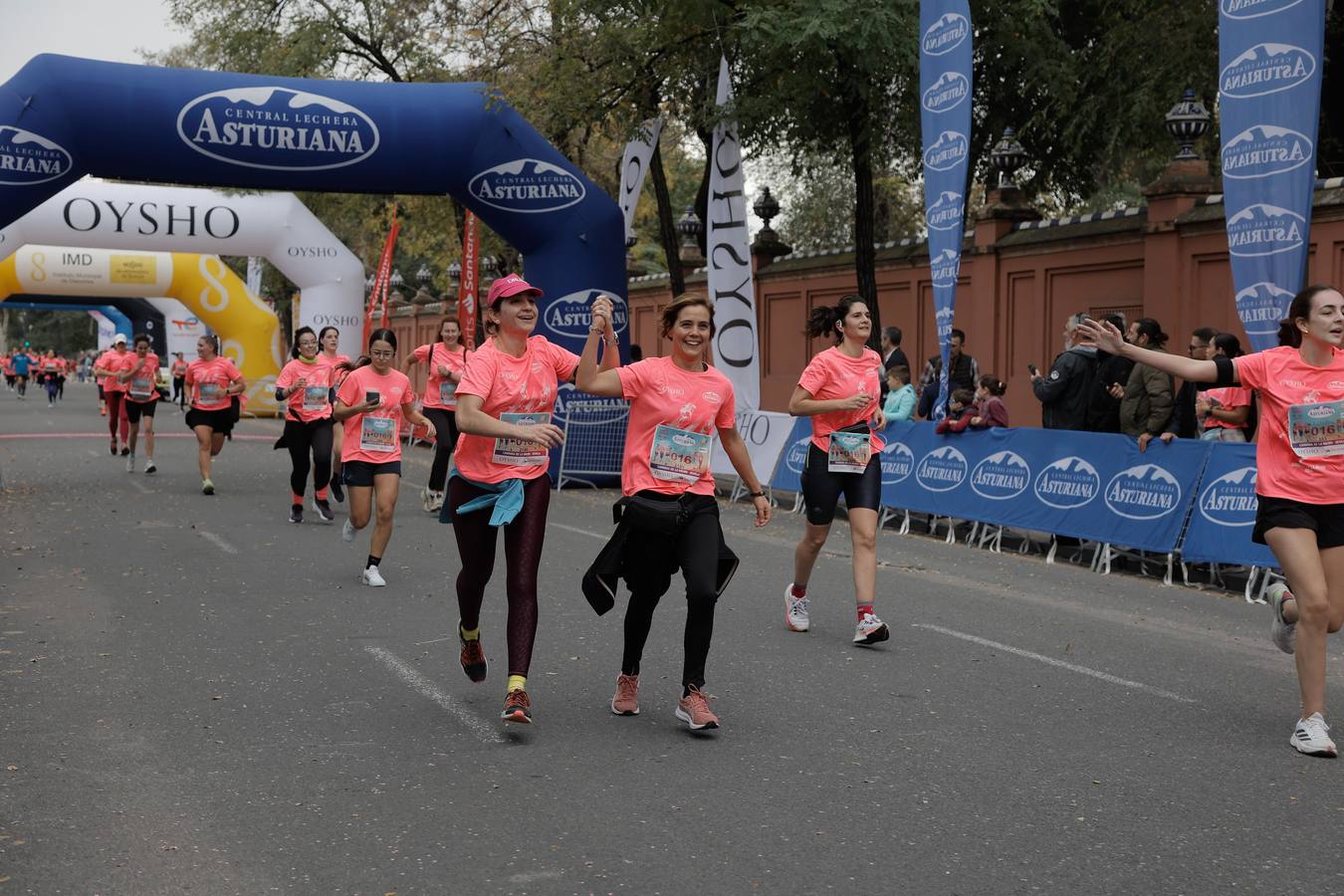 Participantes en la Carrera de la Mujer de Sevilla