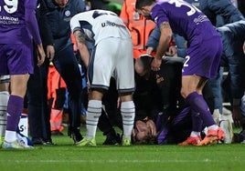 Escalofriantes imágenes de Bove, jugador de la Fiorentina, desplomado sobre el campo