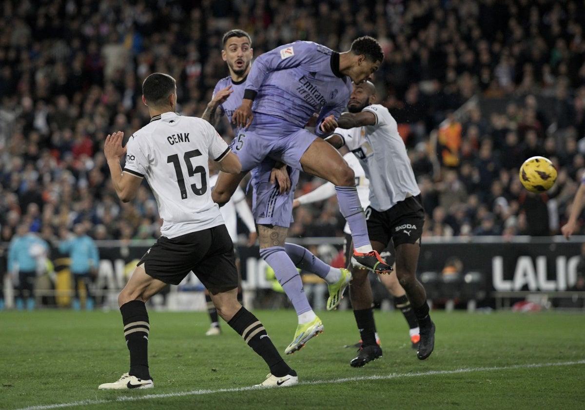 Bellingham, durante el Valencia - Real Madrid  del la pasada temporada