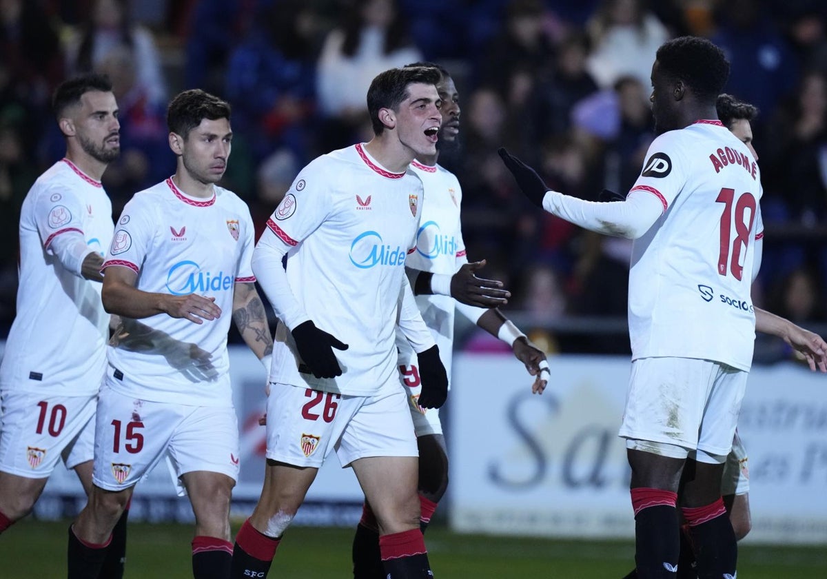 Juanlu celebra su gol ante el Olot