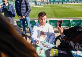 El Betis celebra la Navidad con sus canteranos