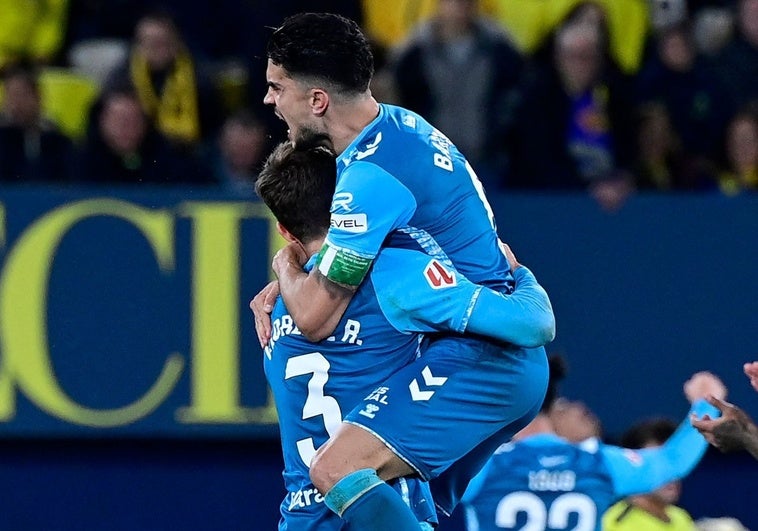 llorente-bartra-rabia-celebran-villarreal-afp-RL2LVXCgUD8hUqjWkGPxg0O-758x531@diario_abc.jpg