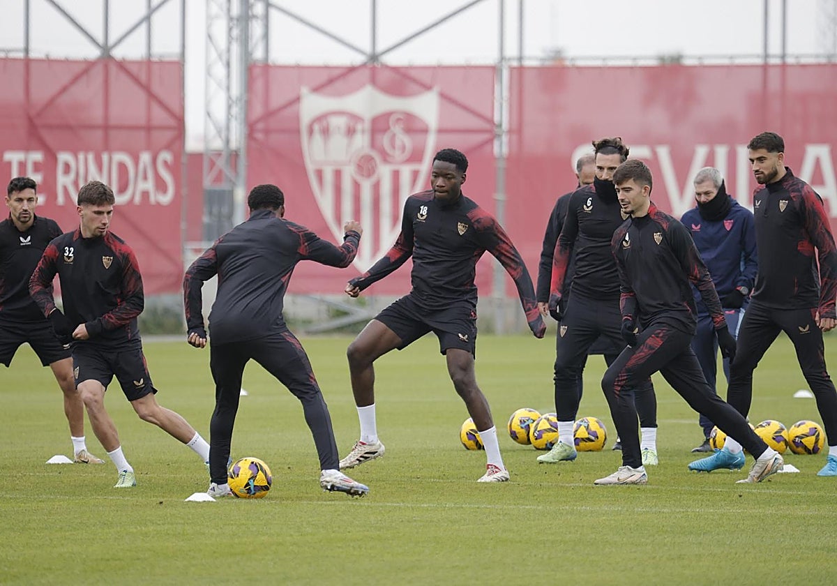 Saúl, principal ausencia en el penúltimo entrenamiento antes de viajar ...