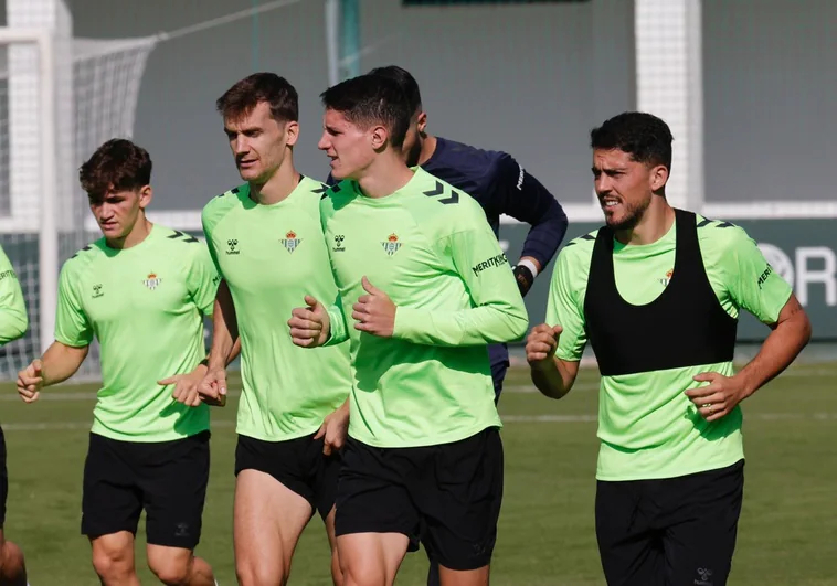 fornals-grupo-betis-gomez-entrenamiento-R58nYr1QywXA6DBunkR4WxM-758x531@diario_abc.jpg