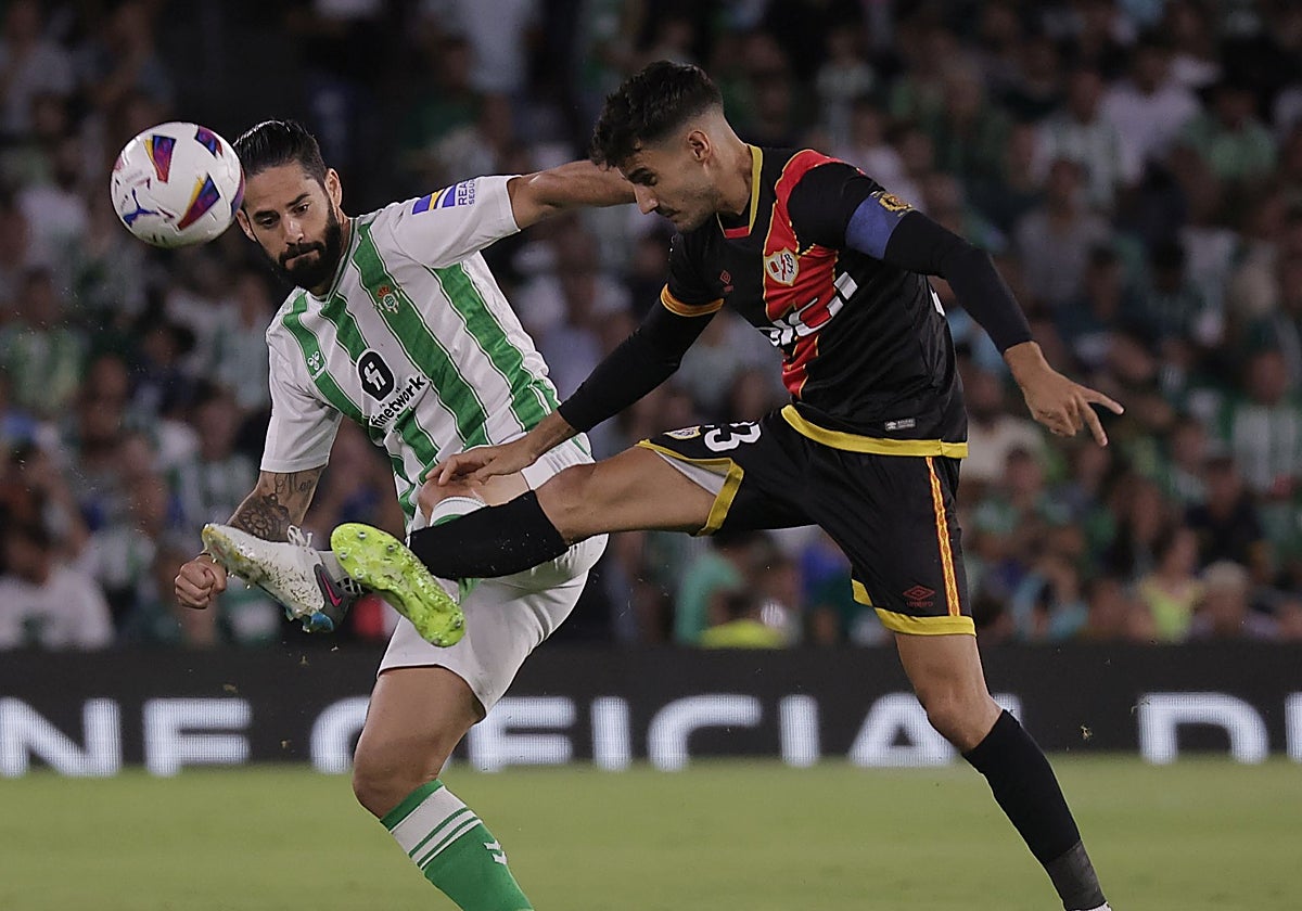 Un lance del juego del Betis - Rayo de la pasada temporada