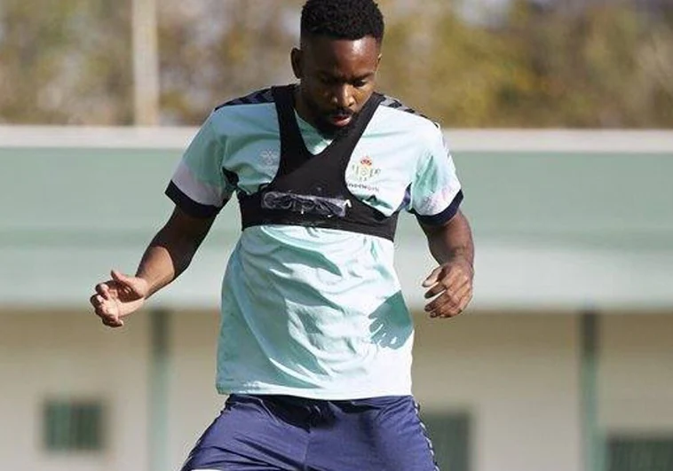 bakambu-entrenamiento-betis-RRpQSD6LLLZDokKBqd4rbsK-758x531@diario_abc.jpg