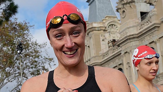 Mireia Belmonte cierra el año con una sonrisa al ganar en su debut en la Copa Nadal
