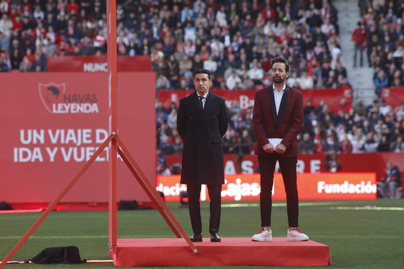 Navas estuvo arropado en todo momento por el calor sevillista