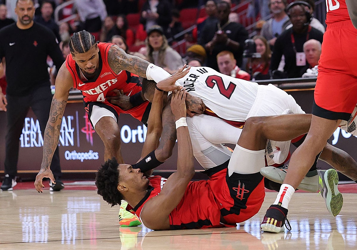 Momento de la pelea entre los jugadores de los Miami Heat y los Rockets