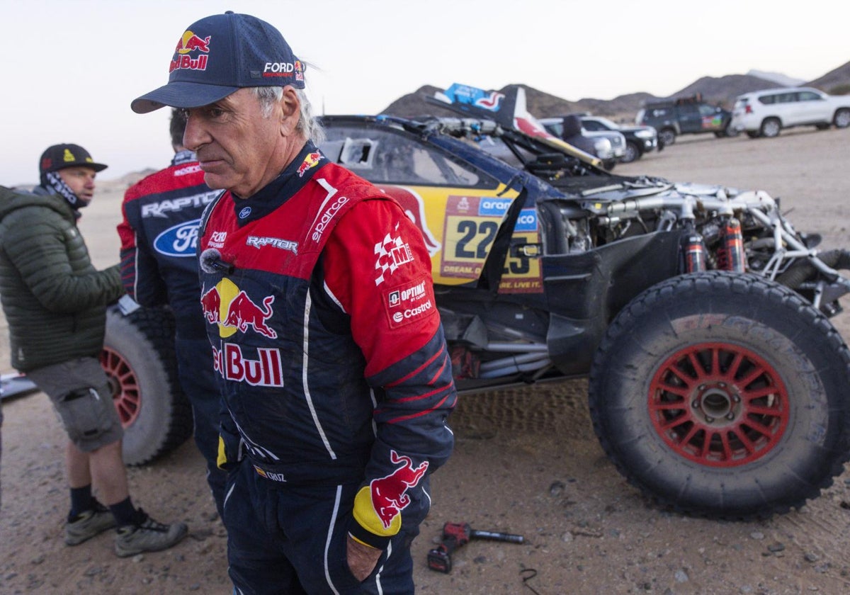 Carlos Sainz, tras su accidente en el Dakar