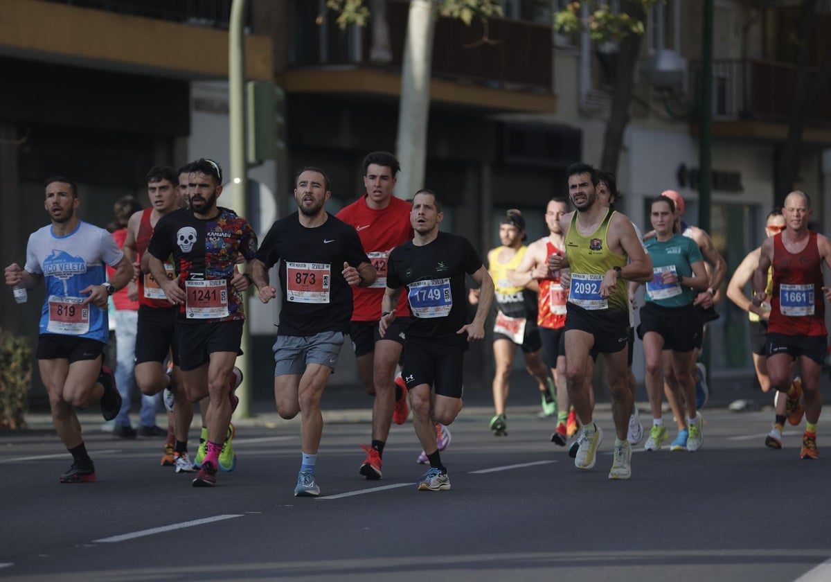 Corredores durante la prueba del año pasado en Sevilla