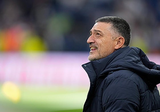 El técnico del Sevilla, Xavi García Pimienta, durante el duelo Real Madrid - Sevilla