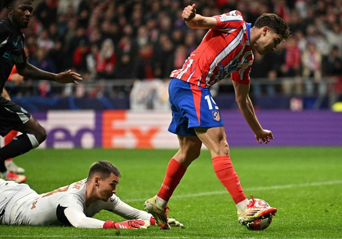 Julián Álvarez completa la remontada del Atlético al Leverkusen en el minuto 90