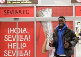 Akor Adams ya está en Sevilla
