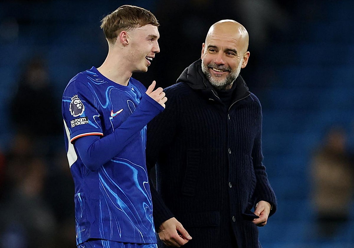 Guardiola junto a Palmer, al finalizar el Manchester City-Chelsea (3-1)
