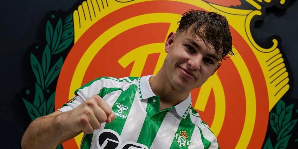 Ángel Ortiz, de la sorpresa en el once a su primera asistencia en su debut con el Betis