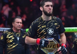 El entrenador de Makhachev: «Si la UFC nos pone a Topuria en junio, pelearemos con él»