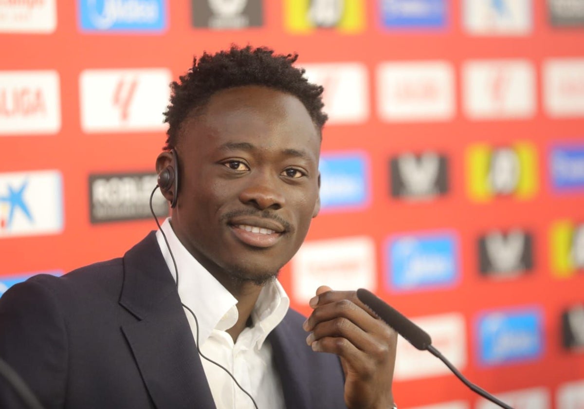 Akor Adams, en su presentación como futbolista del Sevilla