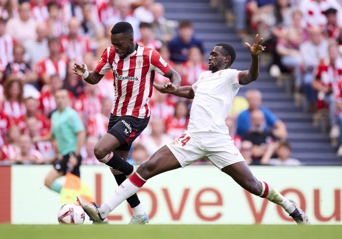Nianzou sale al corte de Iñaki Williams en el Athletic - Sevilla de la presente temporada