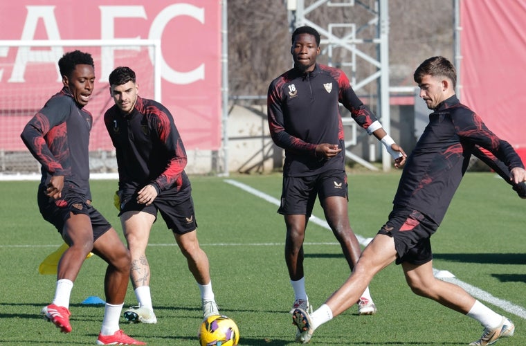 Kike Salas, durante el entrenamiento de este jueves