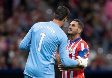 Koke y Courtois, en el derbi de la primera vuelta jugado en el Metropolitano