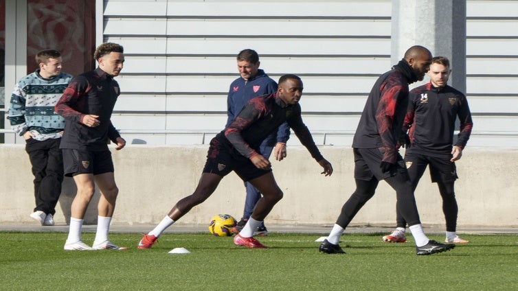 Pimienta convoca a 21 jugadores para la visita del Barcelona al Sánchez-Pizjuán