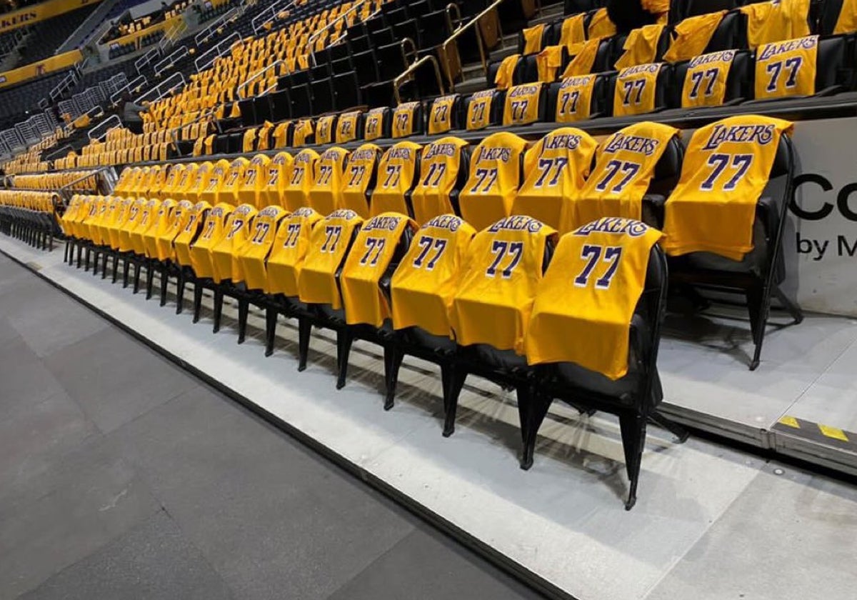 Los Ángeles Lakers van a regalar camisetas de Doncic a todos los que asistan a su debut
