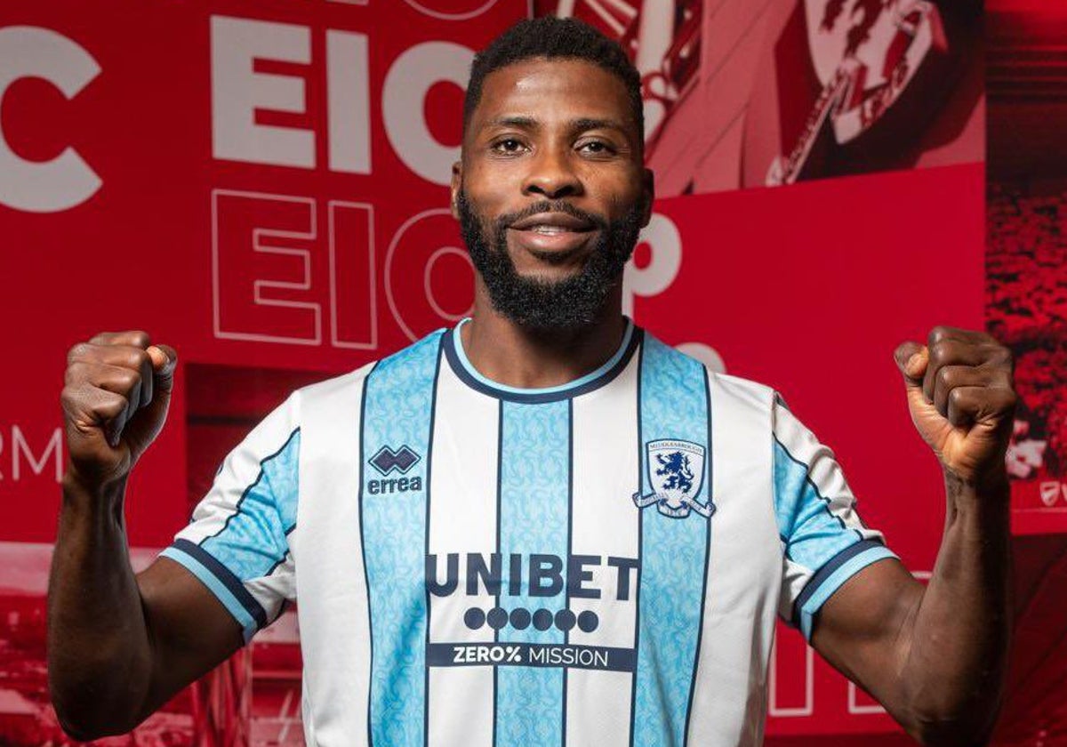 Kelechi Iheanacho posa con la segunda camiseta del Middlesbrough, su equipo hasta el final del curso 24-25