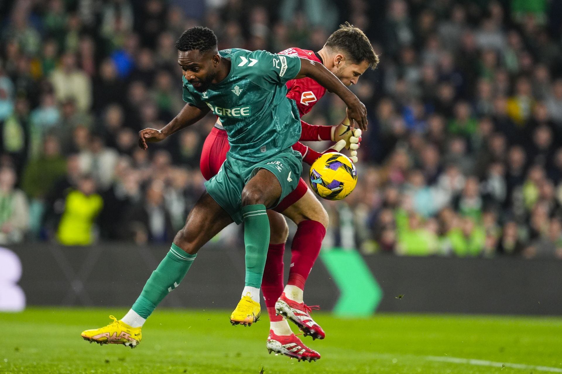 La rajada de la Real contra Gil Manzano tras la derrota ante el Betis: «Entendemos las reglas, pero hay que interpretarlas bien»