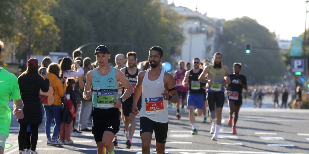 ¿Has corrido el Zurich Maratón de Sevilla 2025? Búscate en las imágenes