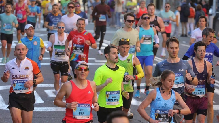 ¿Has corrido el Zurich Maratón de Sevilla 2025? Búscate en las imágenes