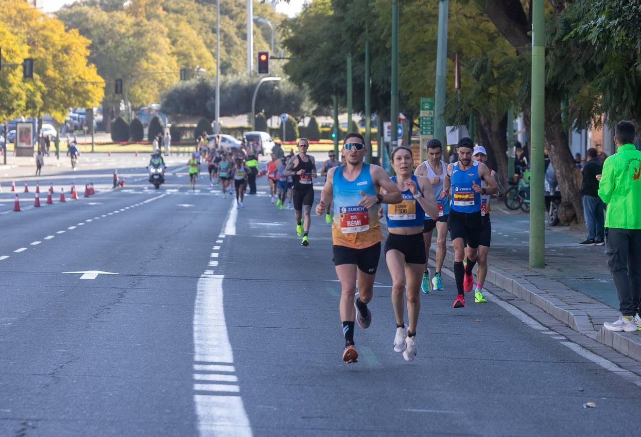 La maratón recorrió alguno de los principales barrios de la capital hispalense