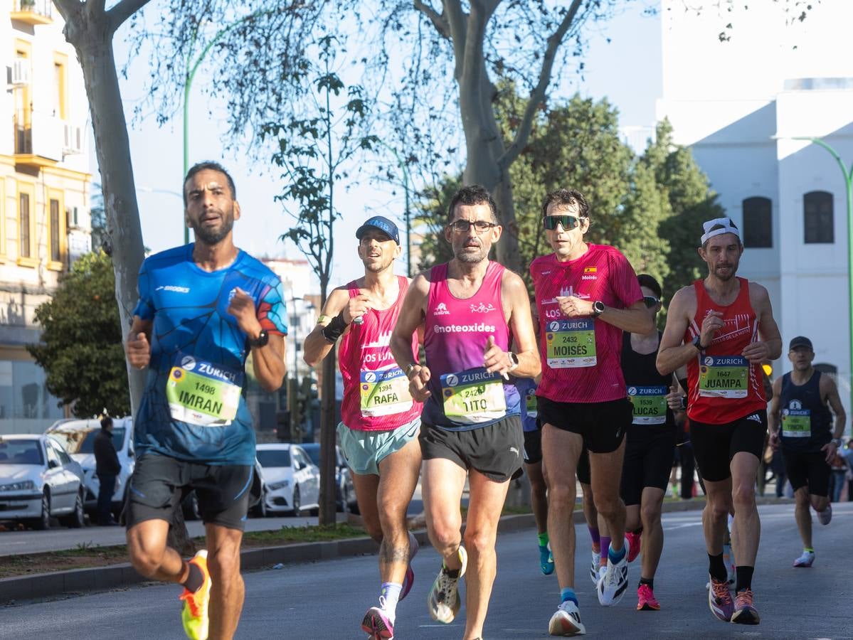 La maratón recorrió alguno de los principales barrios de la capital hispalense